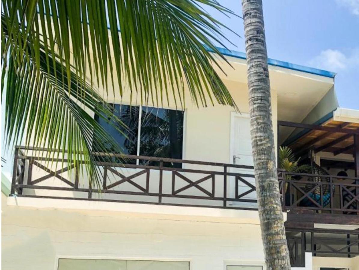 Surf Yoga Camp Thulusdhoo Exterior photo