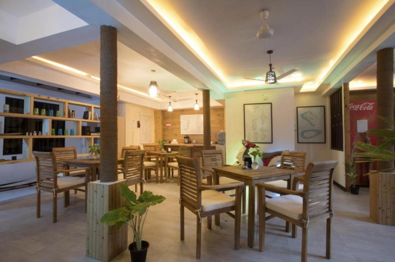 Surf Yoga Camp Thulusdhoo Exterior photo