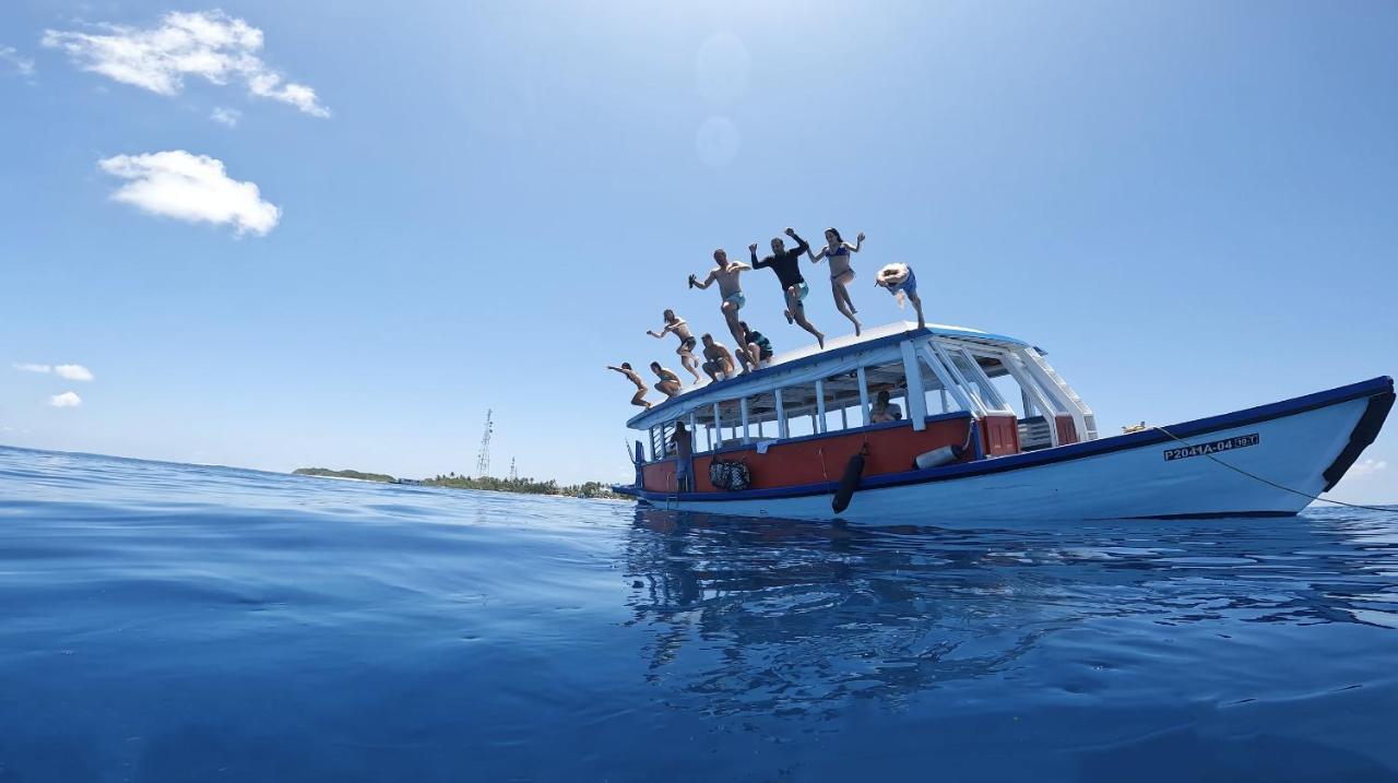 Surf Yoga Camp Thulusdhoo Exterior photo