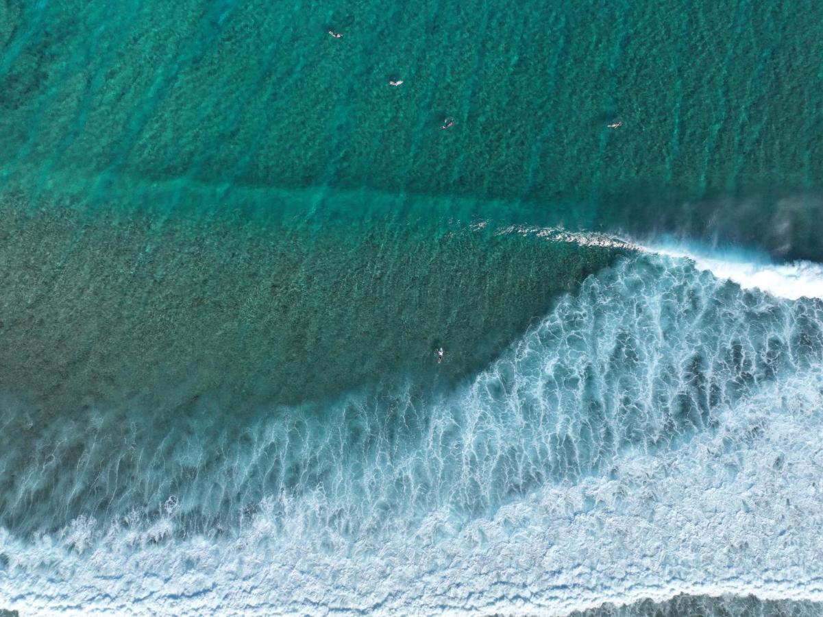 Surf Yoga Camp Thulusdhoo Exterior photo