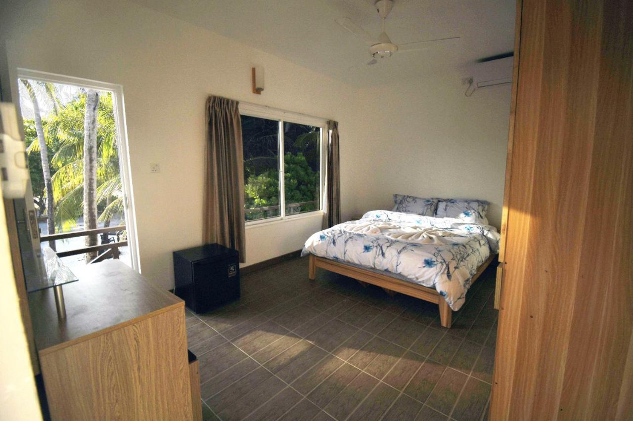 Surf Yoga Camp Thulusdhoo Exterior photo
