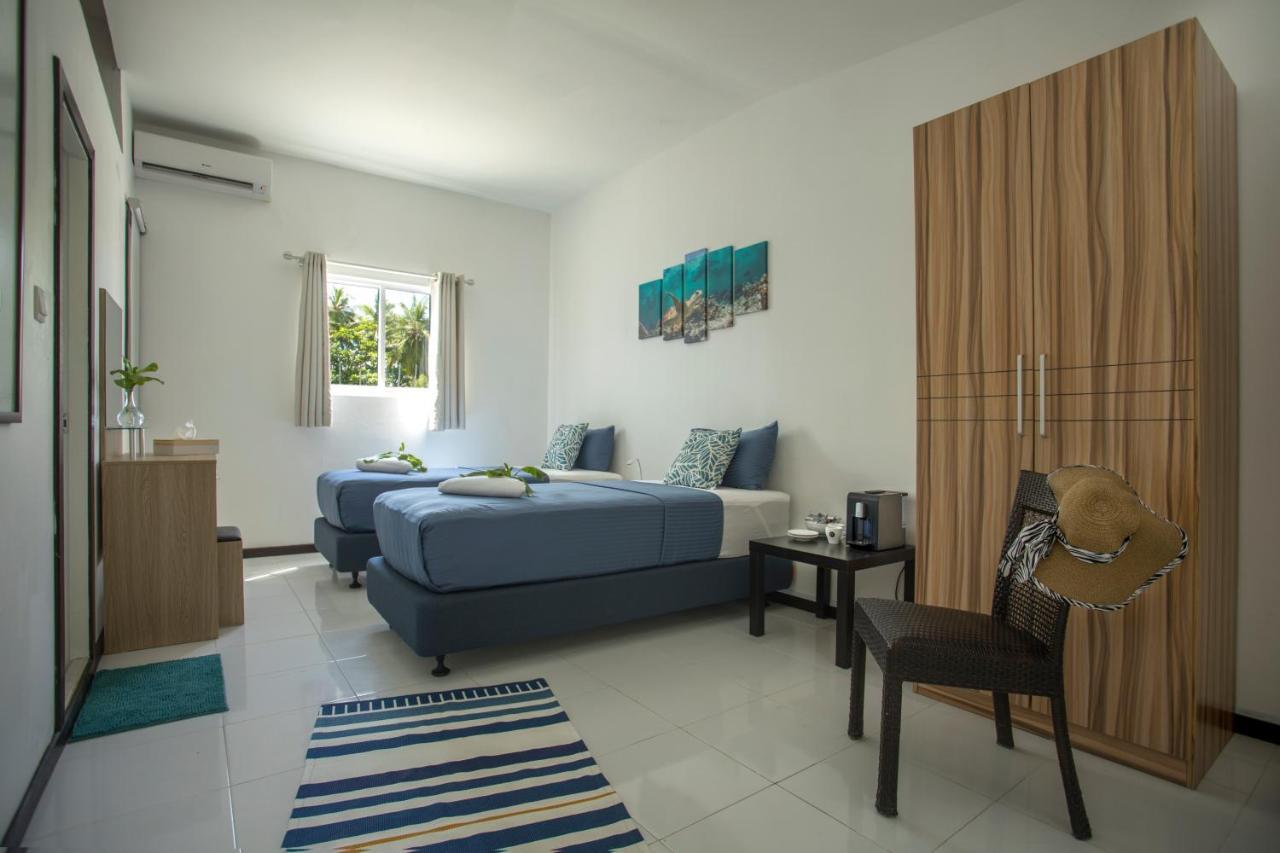 Surf Yoga Camp Thulusdhoo Exterior photo